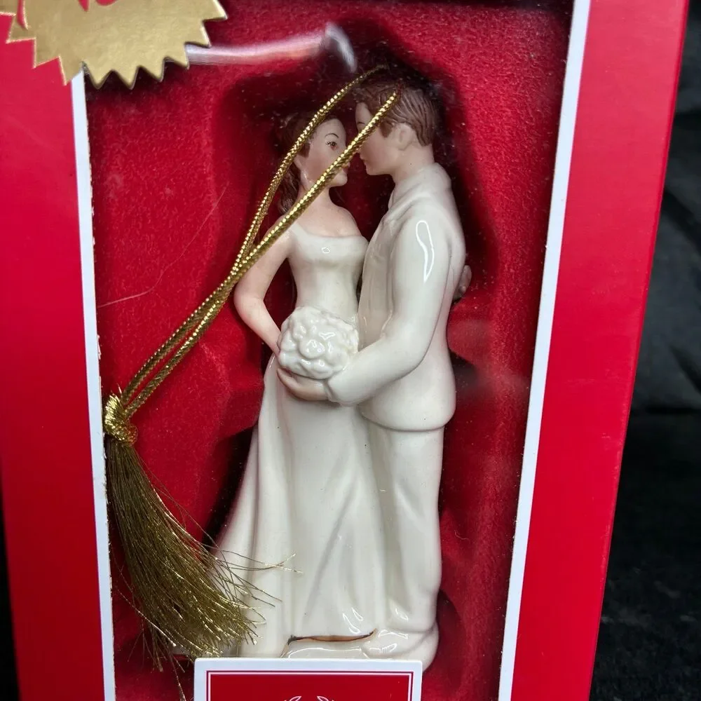 Lenox 2015 Annual Always & Forever Bride & Groom Porcelain Ornament Cake Topper